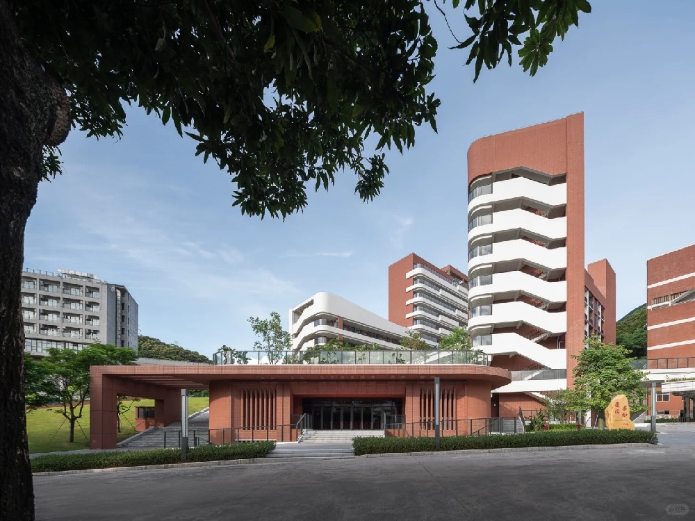 某高中直饮机安装案例