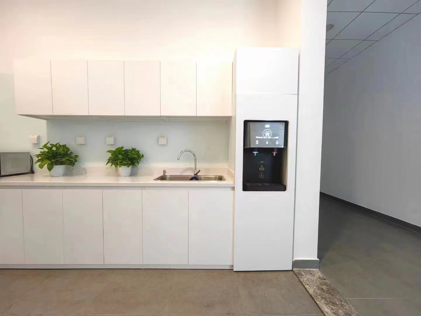 车间嵌入式直饮水机推荐：科普选型要点，守护车间便捷饮水安全