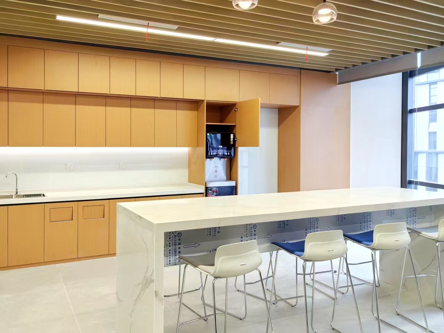 办公室餐边柜直饮水机推荐：科普选型要点，美观实用适配办公场景